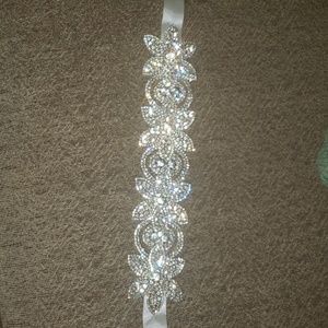 Beautiful head piece never worn.